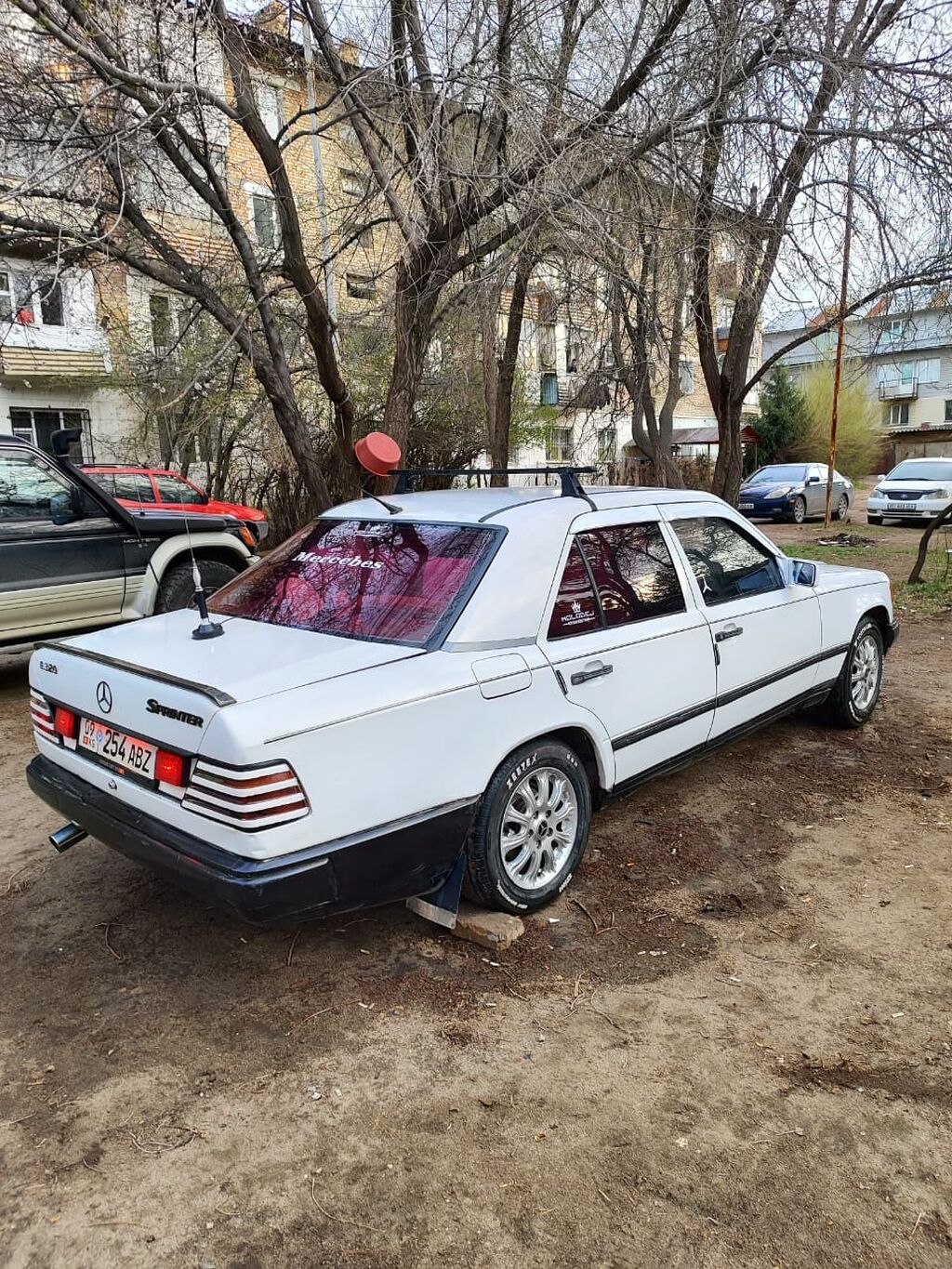 Mercedes-Benz W124: 1988 г., 2 л, Механика, Бензин, Седан: фото 4