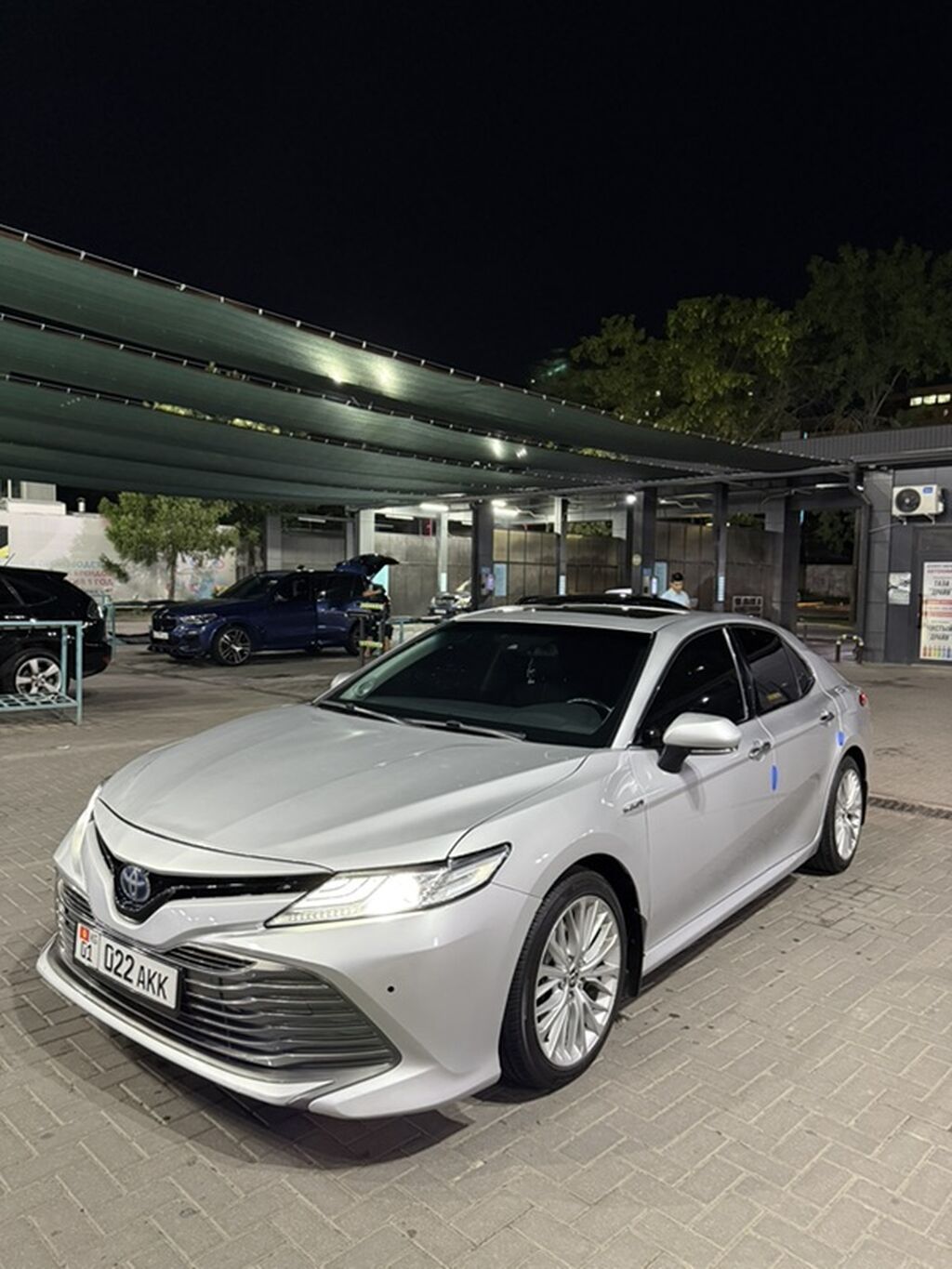 Toyota Camry: 2018 г., 2.5 л, Вариатор, Гибрид, Седан — фото 3