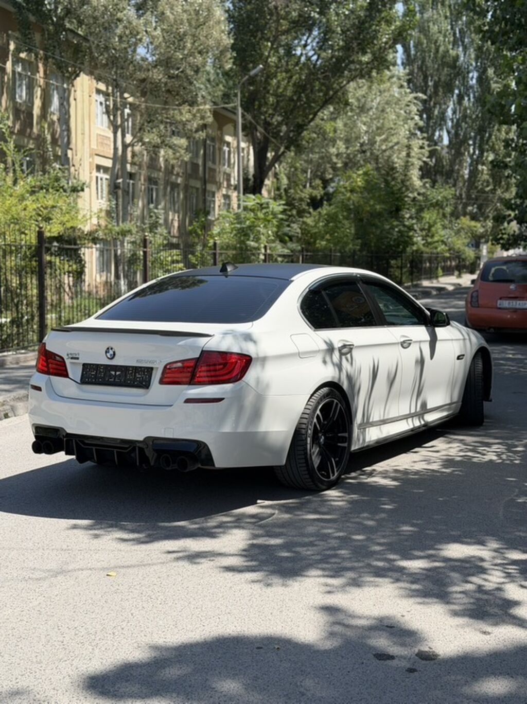 BMW 5 series: 2012 г., 3 л, Автомат, Бензин, Седан: фото 3