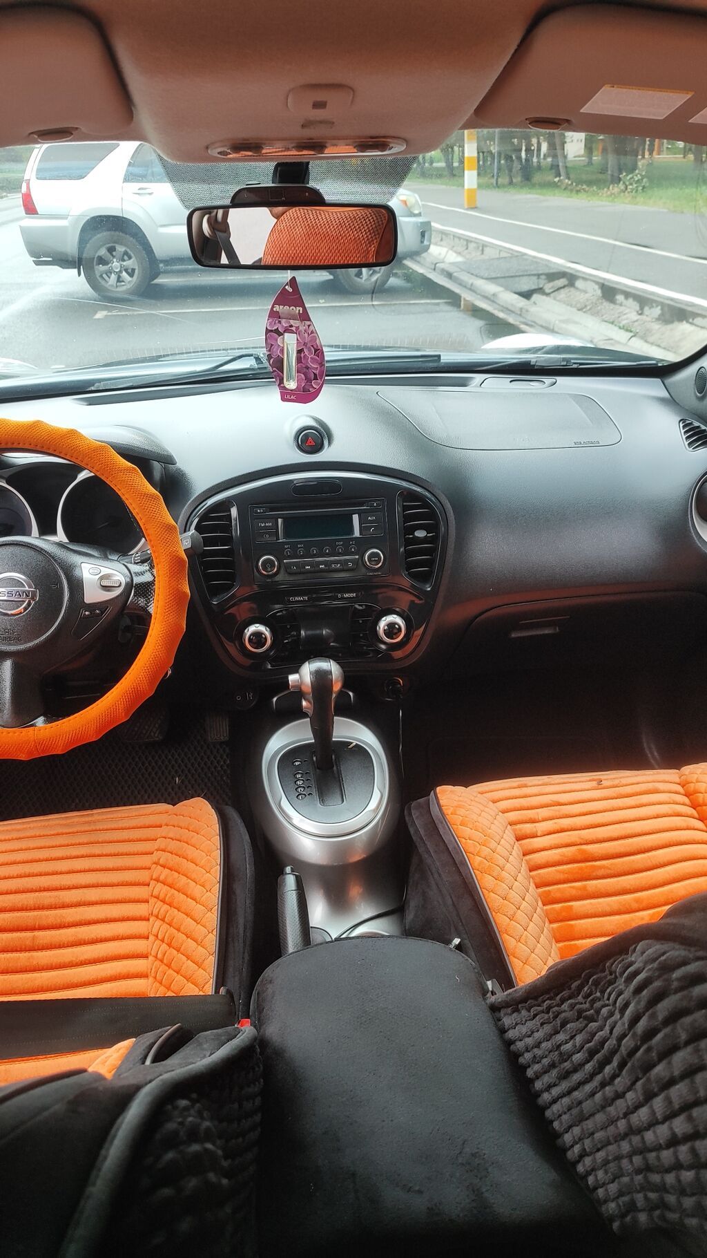 Nissan Juke: 2012 г., 1.6 л, Автомат, Бензин, Кроссовер: фото 8