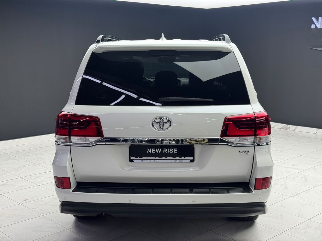 Toyota Land Cruiser: 2018 г., 4.6 л, Автомат, Бензин, Внедорожник: фото 5