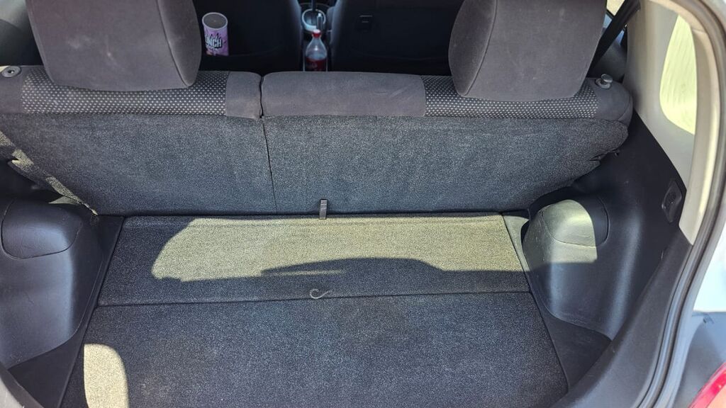 Toyota Ist: 2003 г., 1.3 л, Автомат, Бензин, Хэтчбэк: фото 8