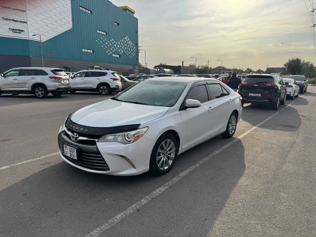 Toyota Camry: 2015 г., 2.5 л, Автомат, Бензин, Седан: фото 1