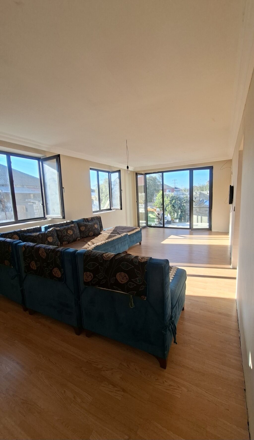 3 otaqlı, 96 kv. m, Kredit var, Yeni təmirli