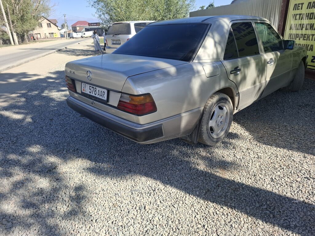 Mercedes-Benz W124