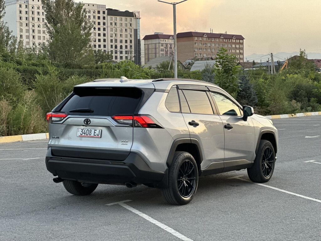 Toyota RAV4: 2020 г., 2.5 л, Автомат, Бензин, Кроссовер: фото 3