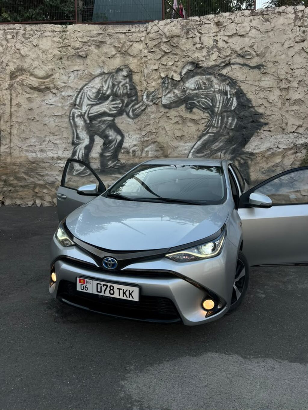 Toyota Levin: 2020 г., 1.8 л, Гибрид, Седан: фото 1