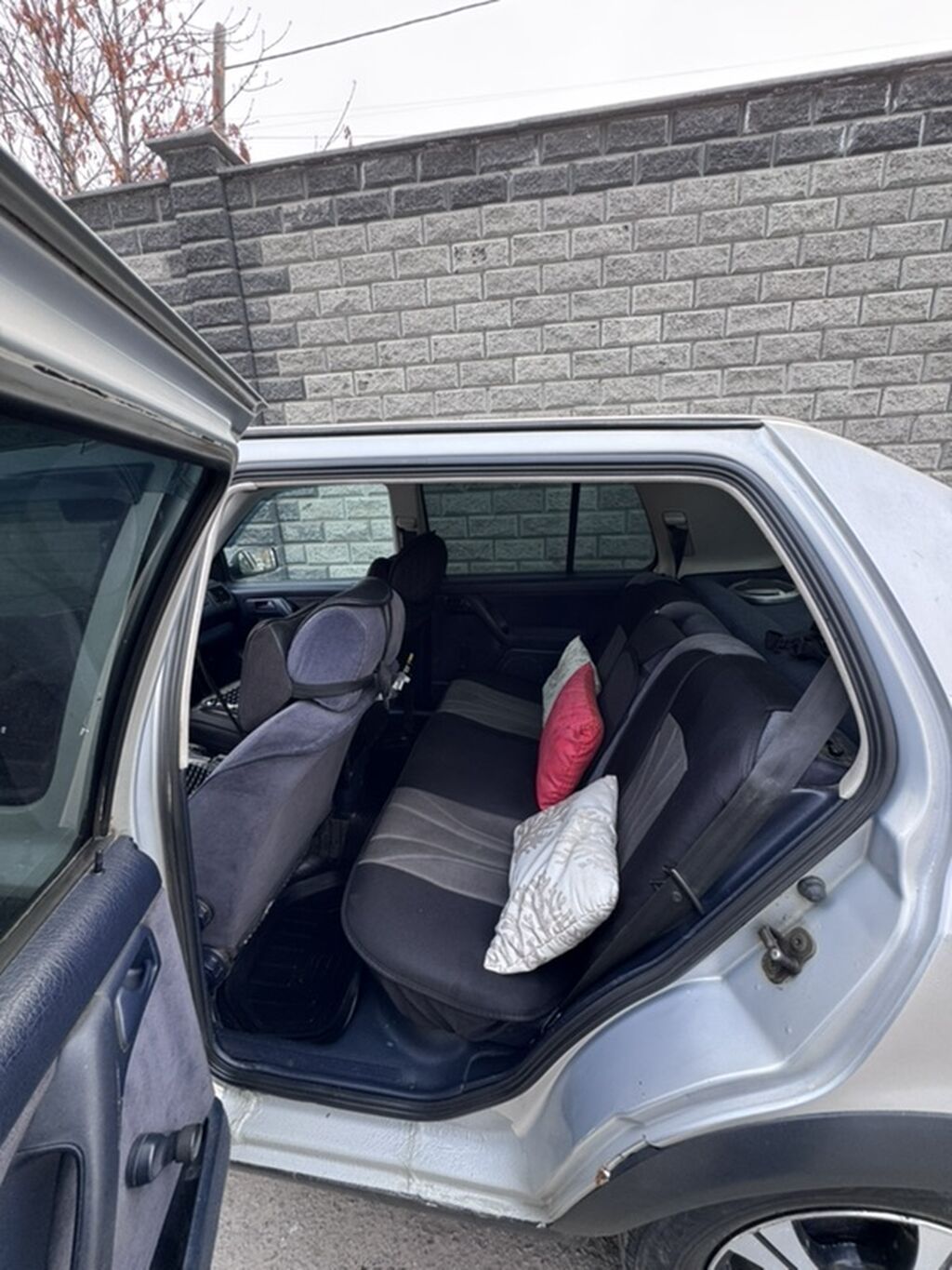 Volkswagen Vento 1992 г., 1.8 л, механика: фото 4