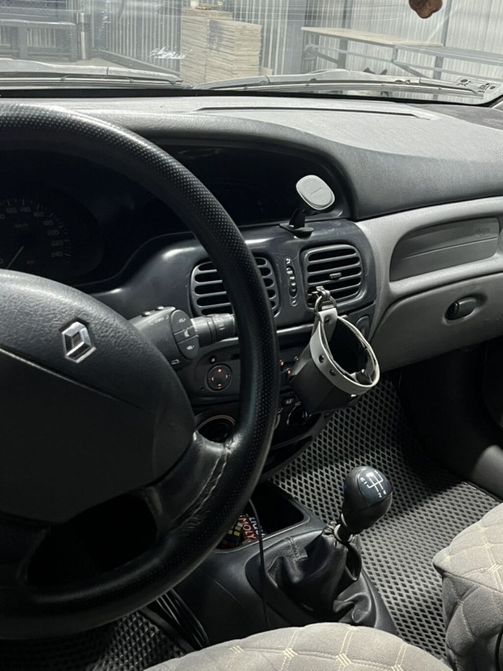Renault Megane: 2003 г., 1.6 л, Механика, Бензин, Универсал: фото 8