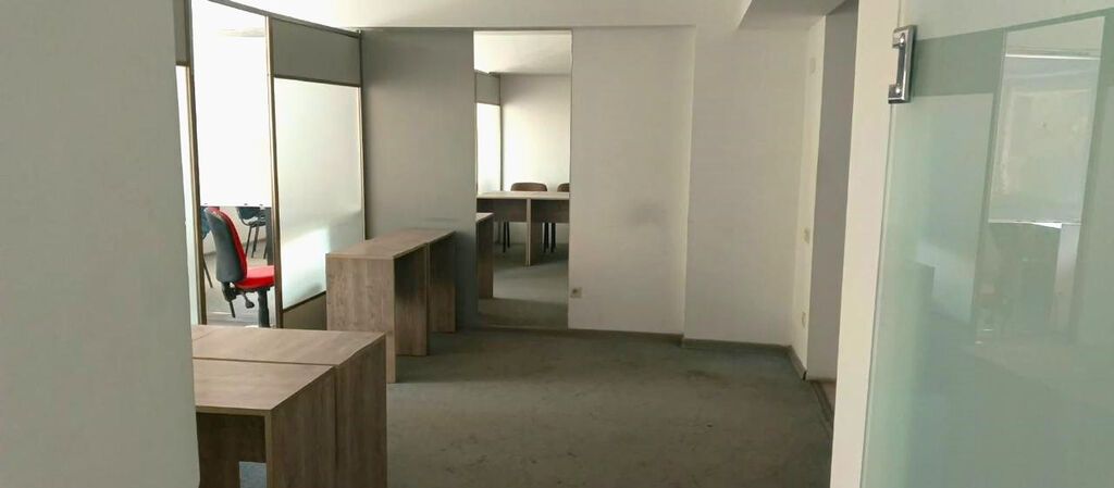Ofis bütün əşyalarla (mebel və texnika ilə) birlikdə icarəyə verilir!
