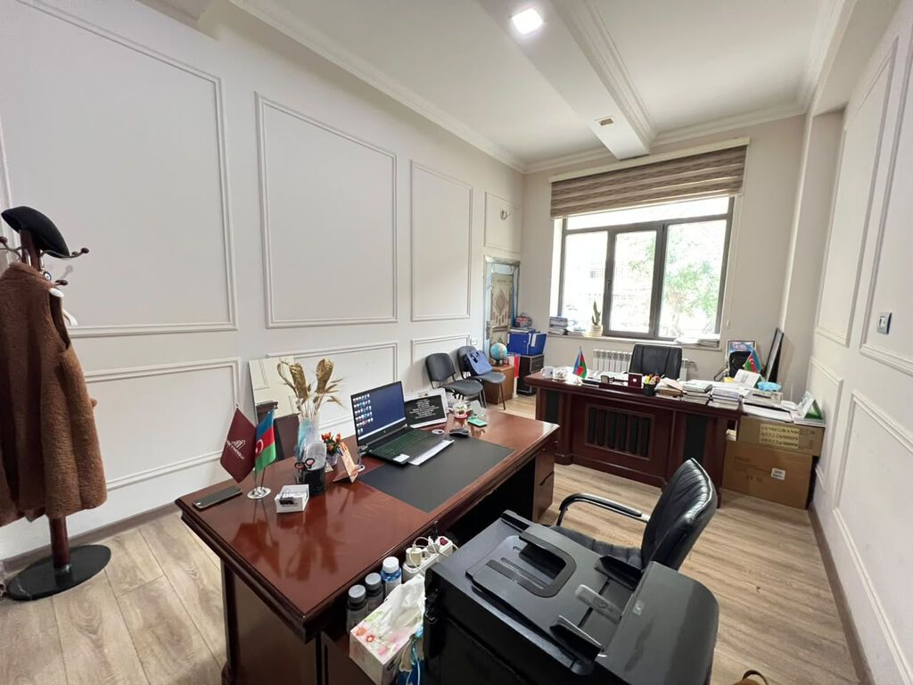 HEYDƏR ƏLİYEV MƏRKƏZİNƏ YAXIN 204 m² OFİS SATILIR - Lokasiya: Heydər