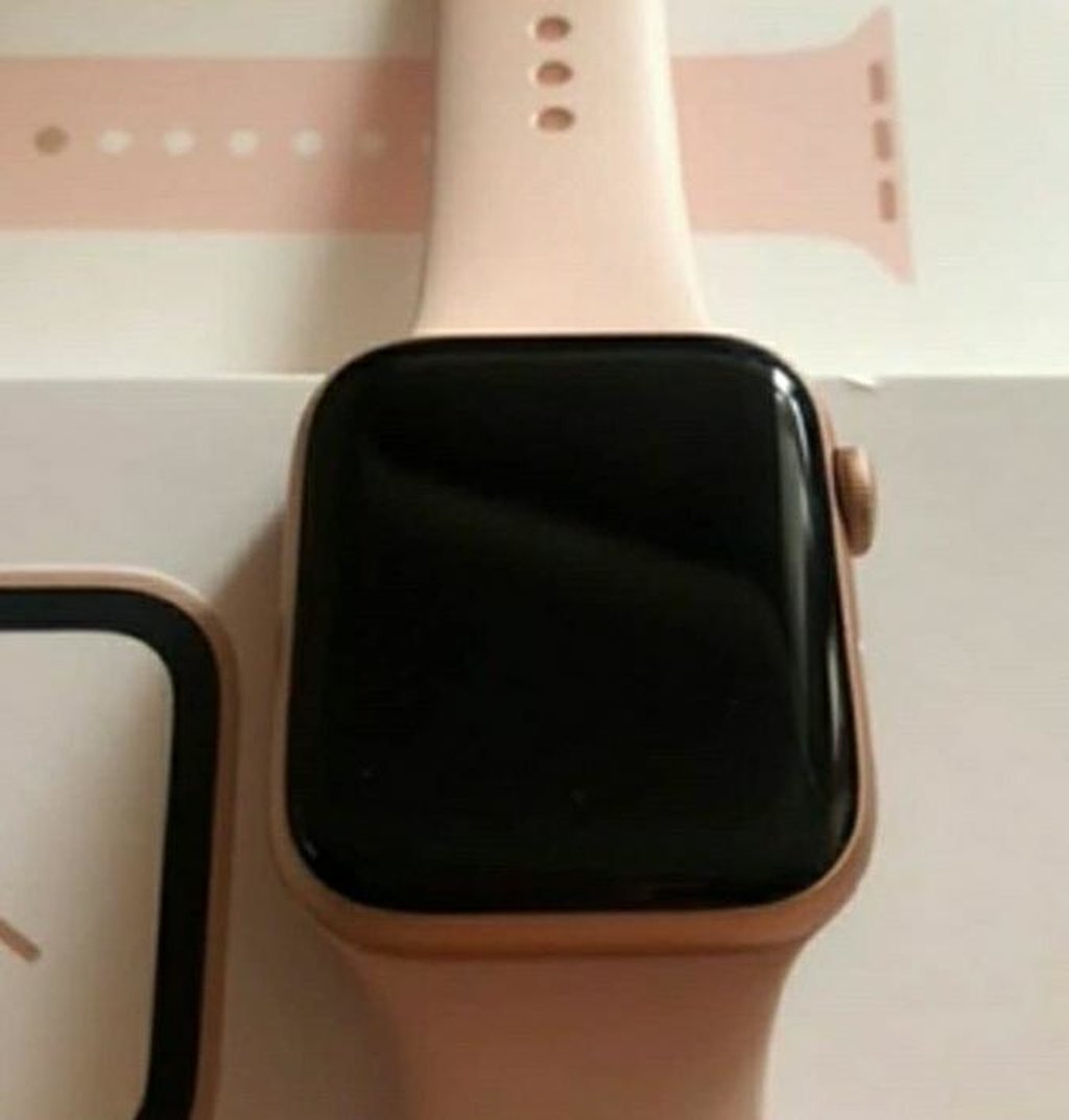 Apple watch 10 46 rose gold. Sony SMARTWATCH mn2 зарядка. Apple watch алюминий и керамика кейс