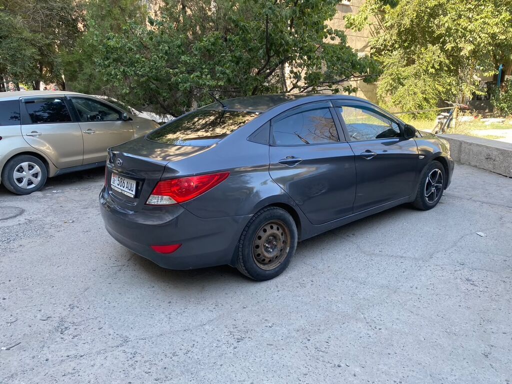 Hyundai Accent: 2014 г., 1.6 л, Автомат, Бензин, Седан: фото 2