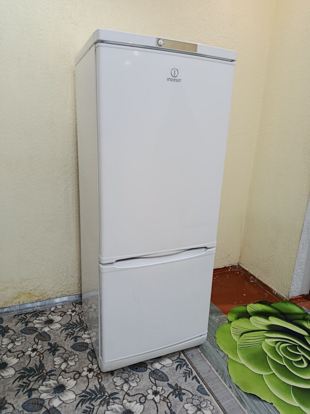 Холодильник Indesit, Б/у, Двухкамерный, De frost (капельный), 60 * 155 * 60: фото 2