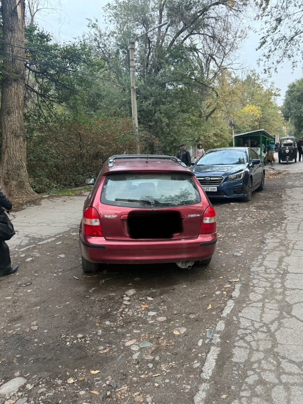Mazda 323: 2000 г., 1.5 л, Механика, Бензин, Хэтчбэк: фото 2