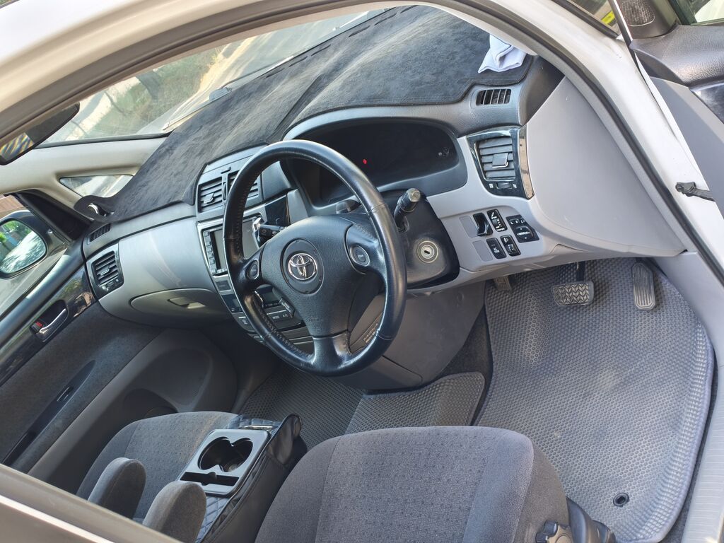 Toyota Ipsum: 2002 г., 2.4 л, Автомат, Бензин, Минивэн: фото 4