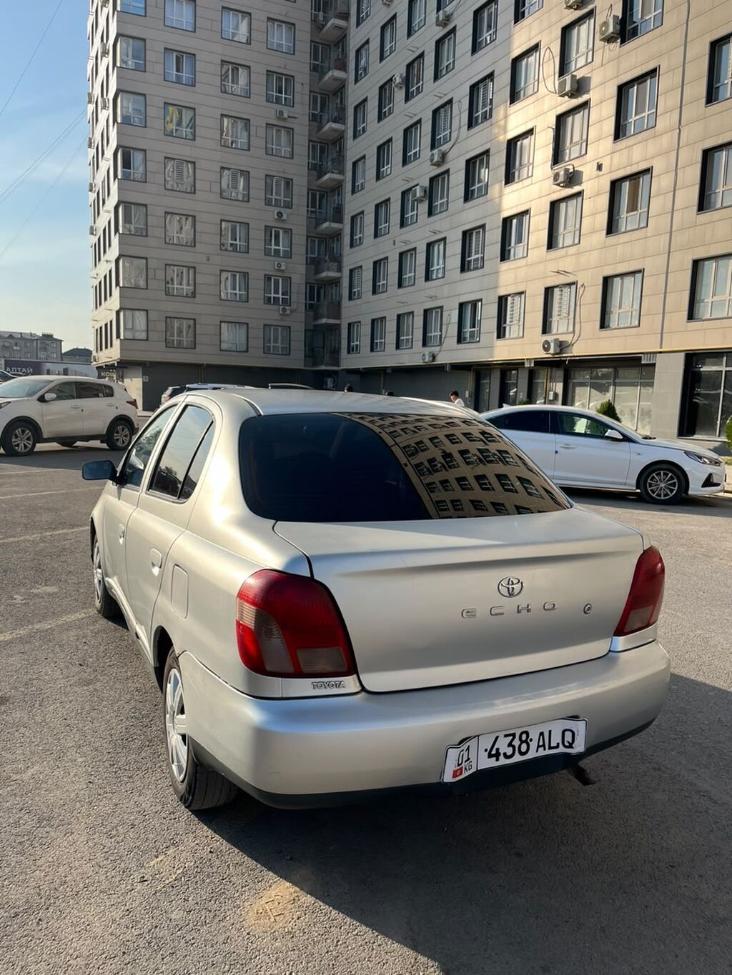 Toyota Echo: 2000 г., 1.5 л, Автомат, Бензин, Седан: фото 2