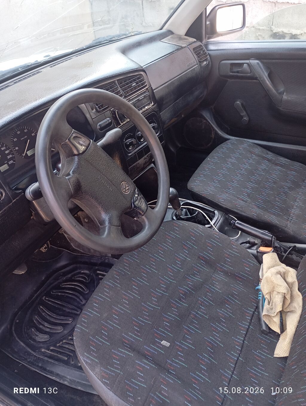 Volkswagen Gol: 1995 г., 1.8 л, Механика, Универсал: фото 7