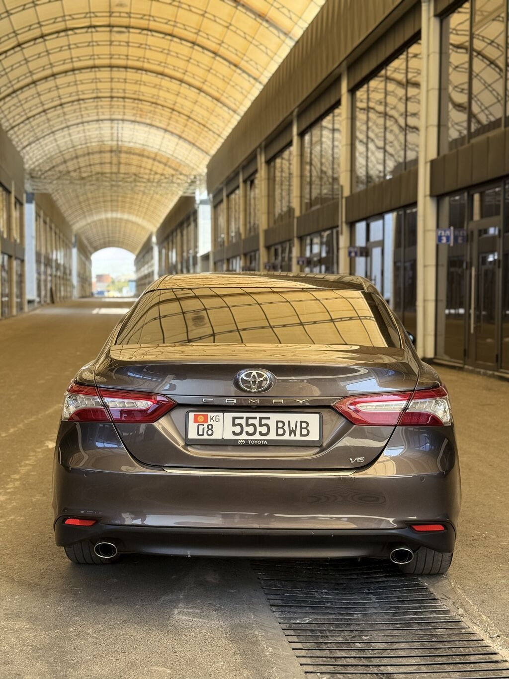 Toyota Camry: 2018 г., 3.5 л, Автомат, Бензин, Седан: фото 5
