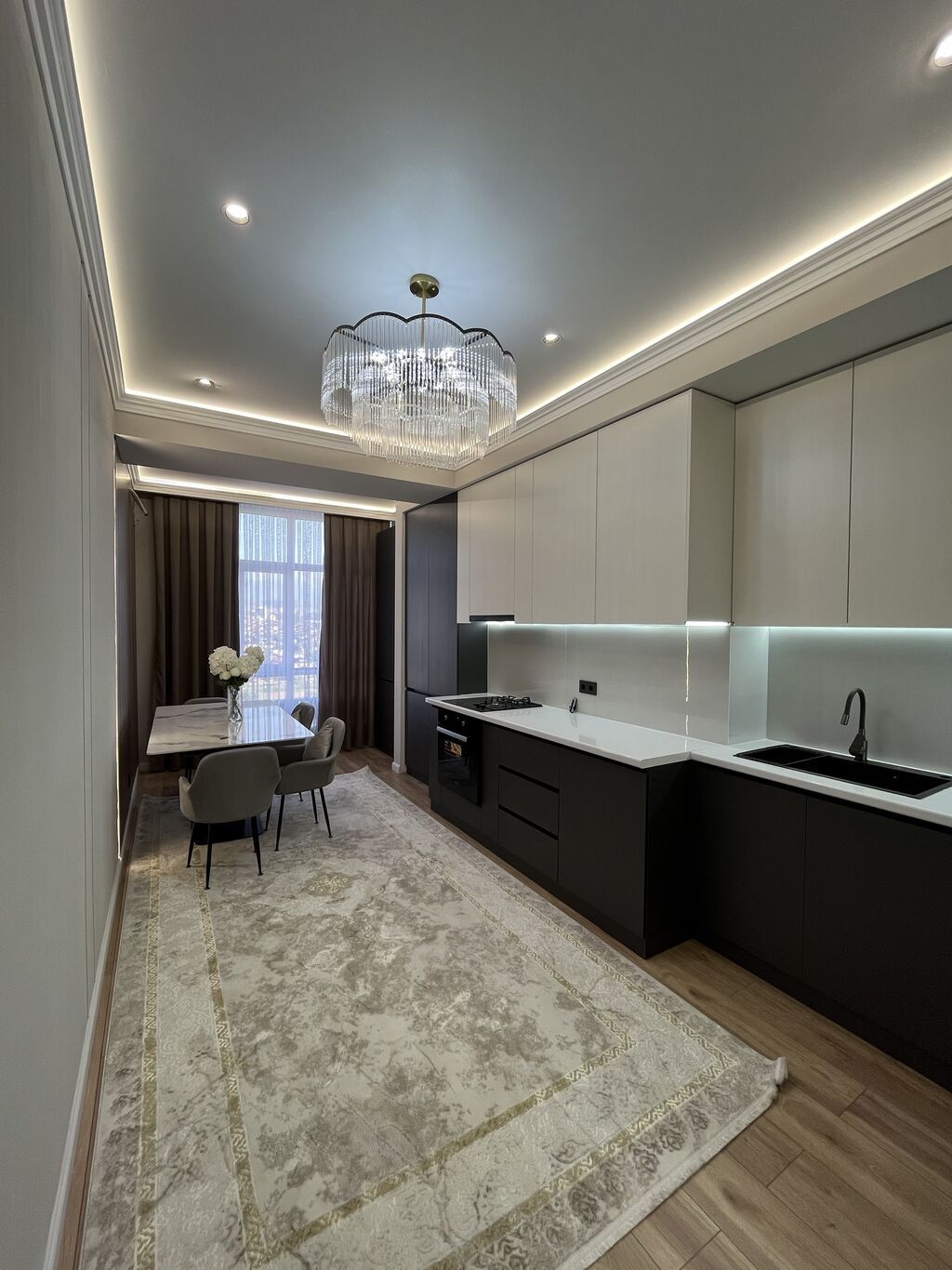 3 комнаты, 88 м², Элитка, 13 этаж, Дизайнерский ремонт — фото 2