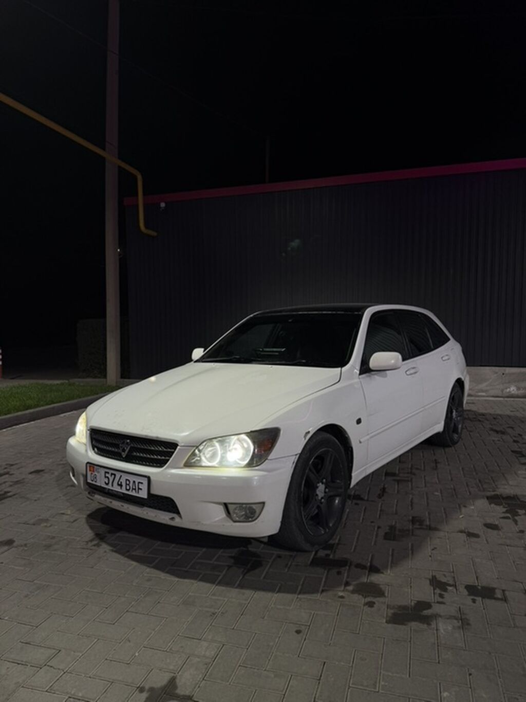 Toyota Altezza: 2004 г., 2 л, Автомат, Бензин, Универсал: фото 4