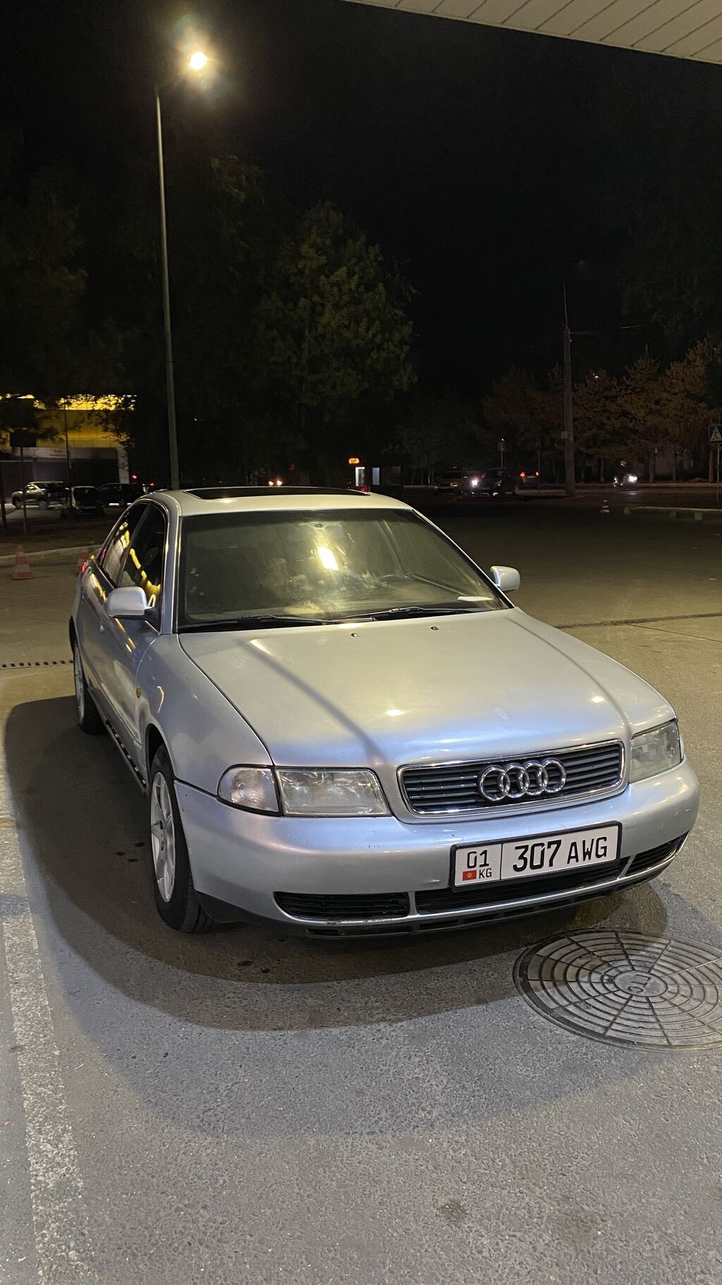 Audi A4: 1998 г., 2.8 л, Механика, Бензин, Седан: фото 2