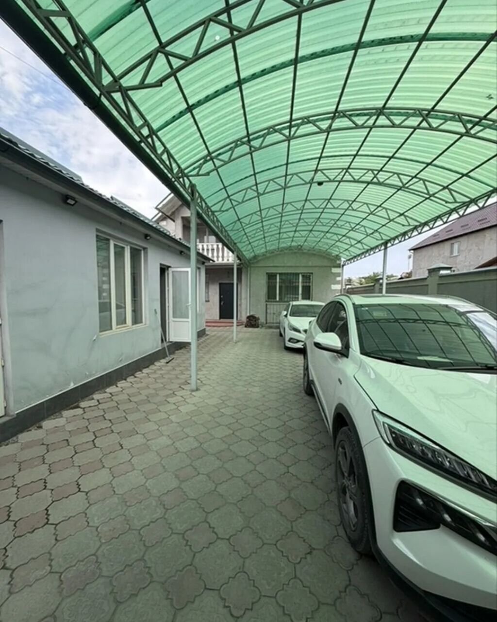 Продаётся 2-этажный дом 290 м² в центре Бишкека: фото 3