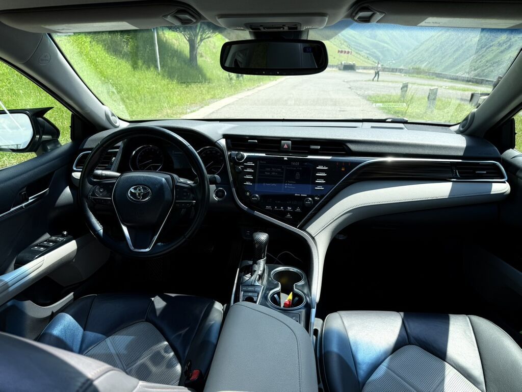 Toyota Camry: 2019 г., 2.5 л, Автомат, Бензин, Седан — фото 7