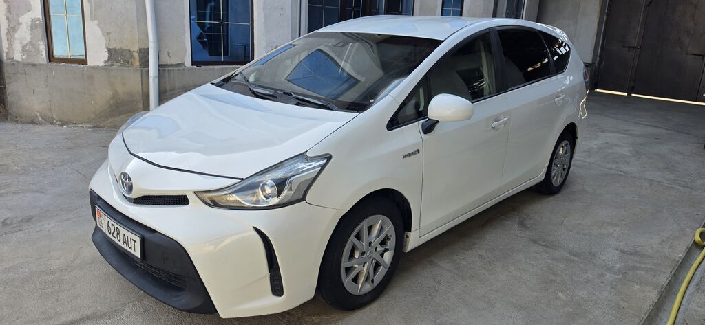 Toyota Prius V: 2016 г., 1.8 л, Автомат, Гибрид, Универсал: фото 5