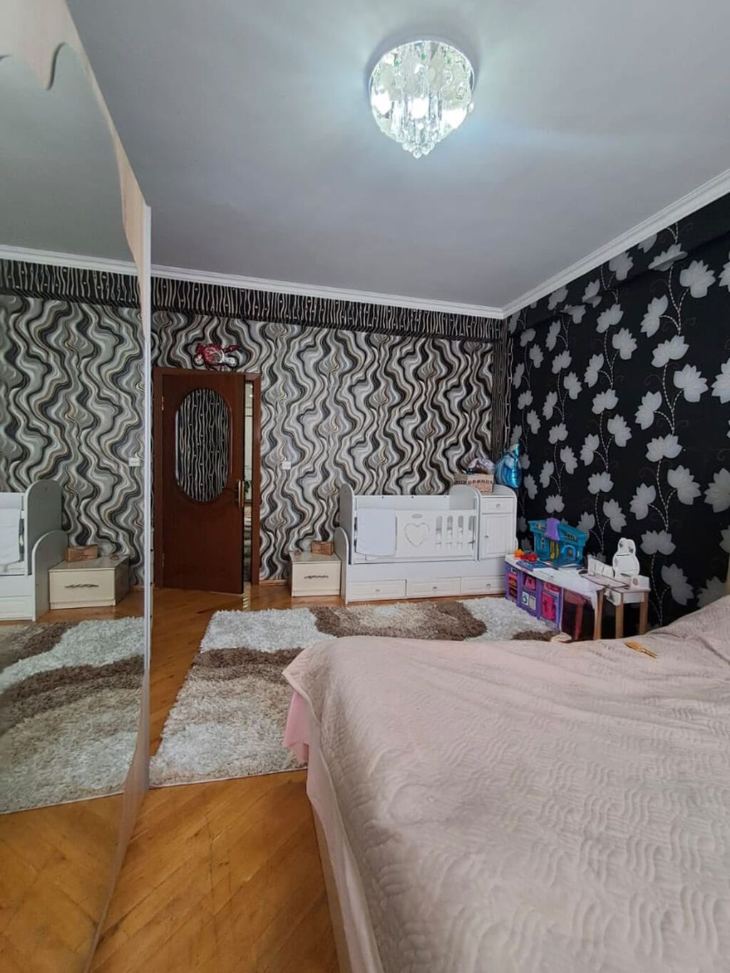 3 otaqlı, Yeni tikili, m. İnşaatçılar, 123 kv. m