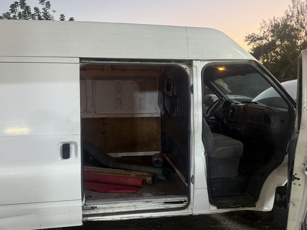 Ford Transit: 2002 г., 2 л, Механика, Дизель, Фургон: фото 8