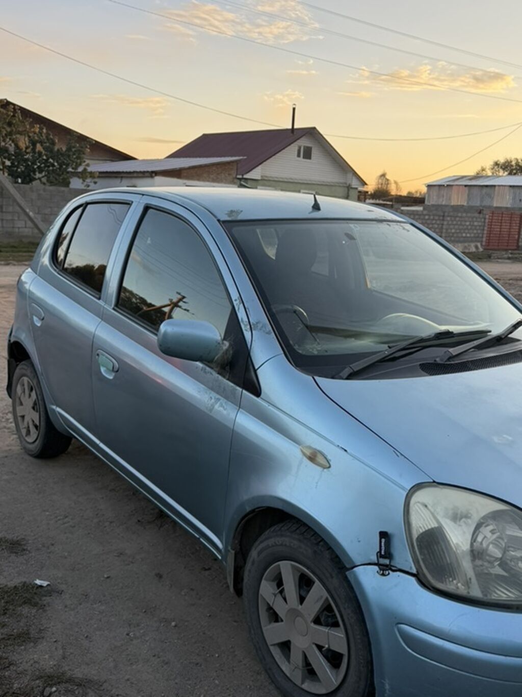 Toyota Vitz: 2002 г., Автомат, Бензин, Хэтчбэк: фото 2