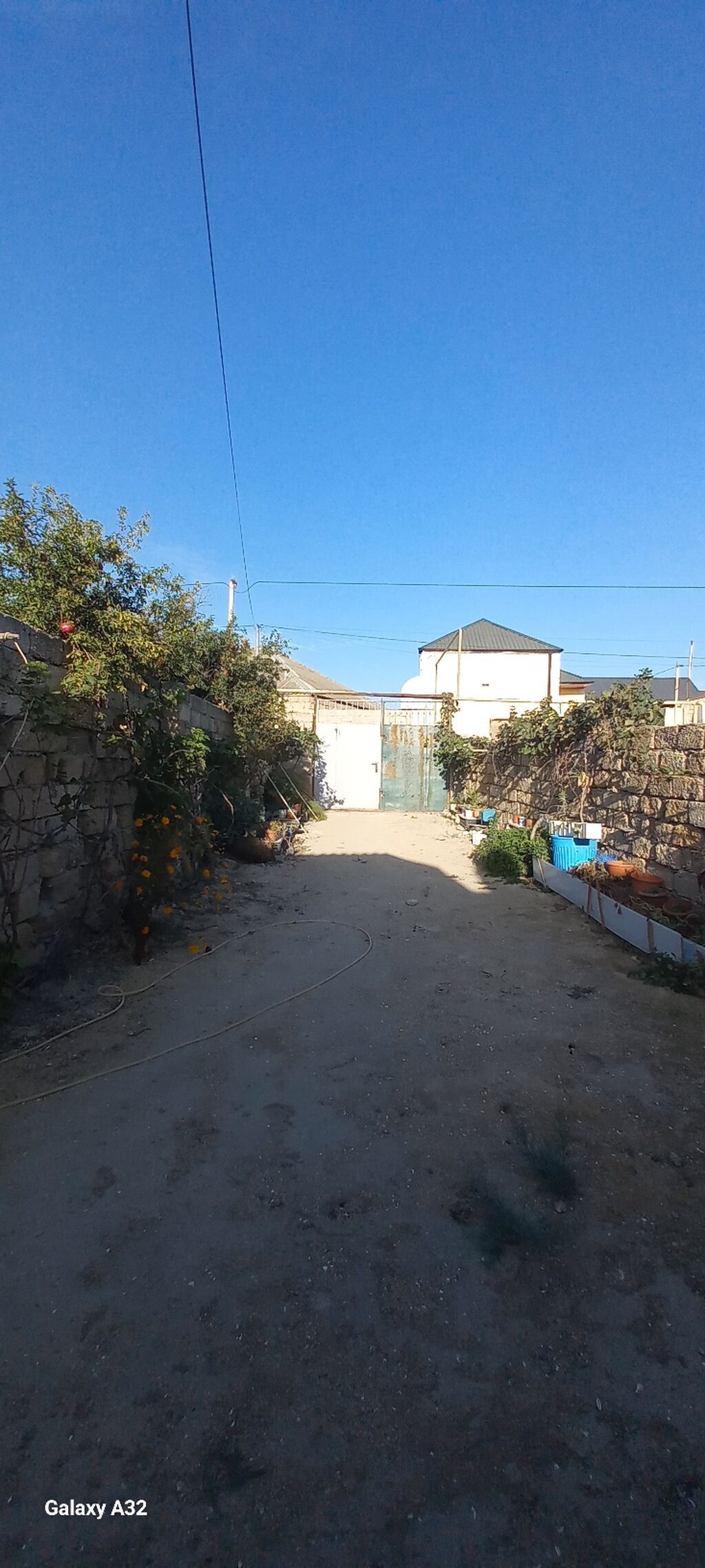 Binə 3 otaqlı, 90 kv. m, Orta təmir