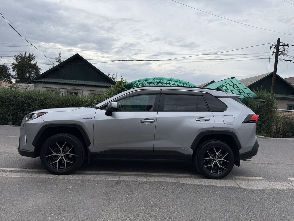 Toyota RAV4: 2019 г., 2.5 л, Автомат, Гибрид, Кроссовер: фото 7