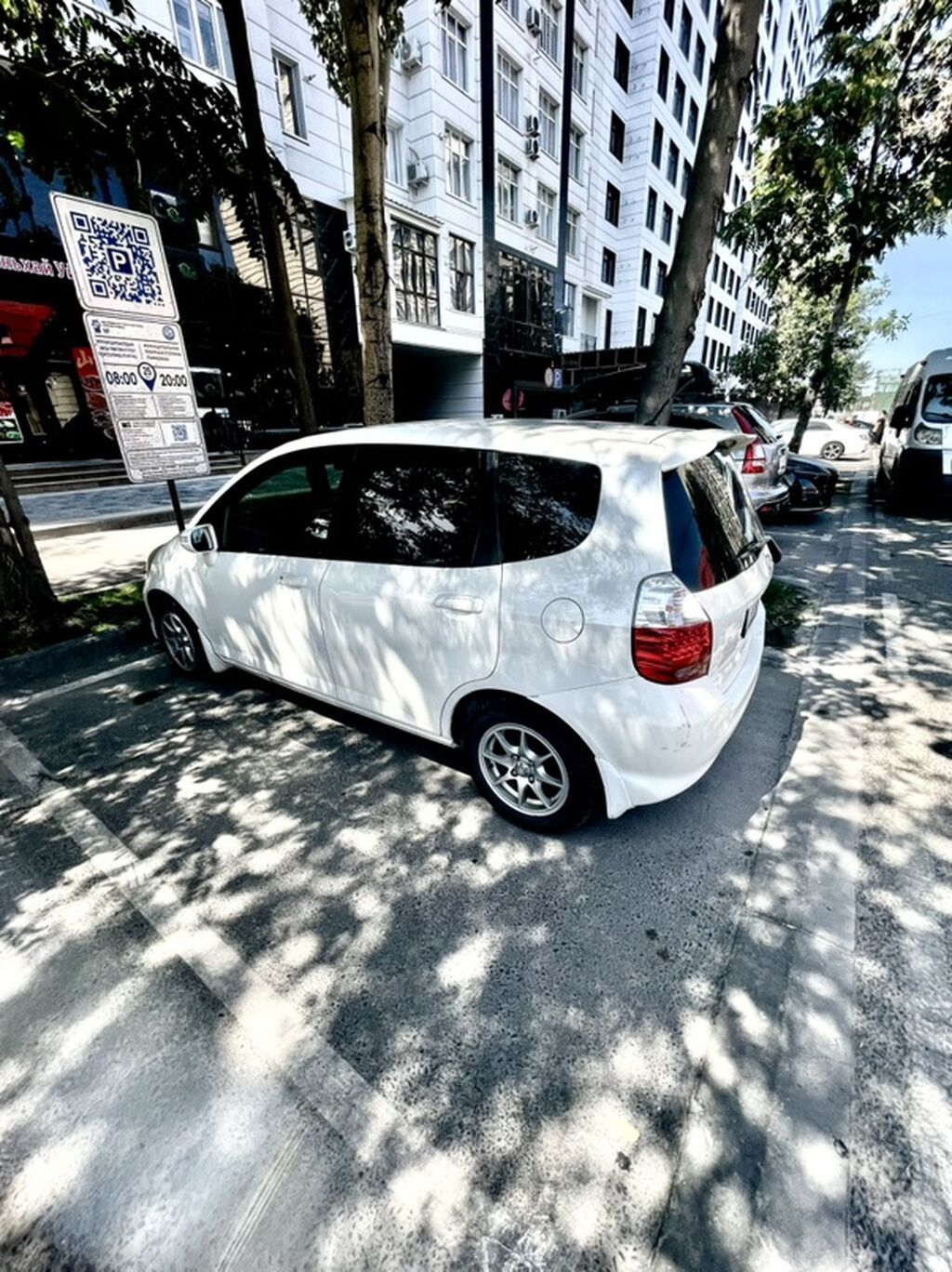 Honda Fit: 2005 г., 1.5 л, Автомат, Бензин, Хэтчбэк: фото 2
