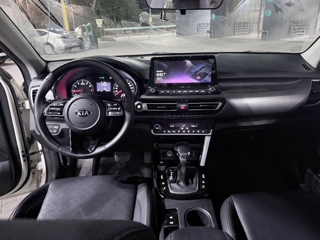 Kia Seltos: 2019 г., 1.6 л, Автомат, Кроссовер: фото 3