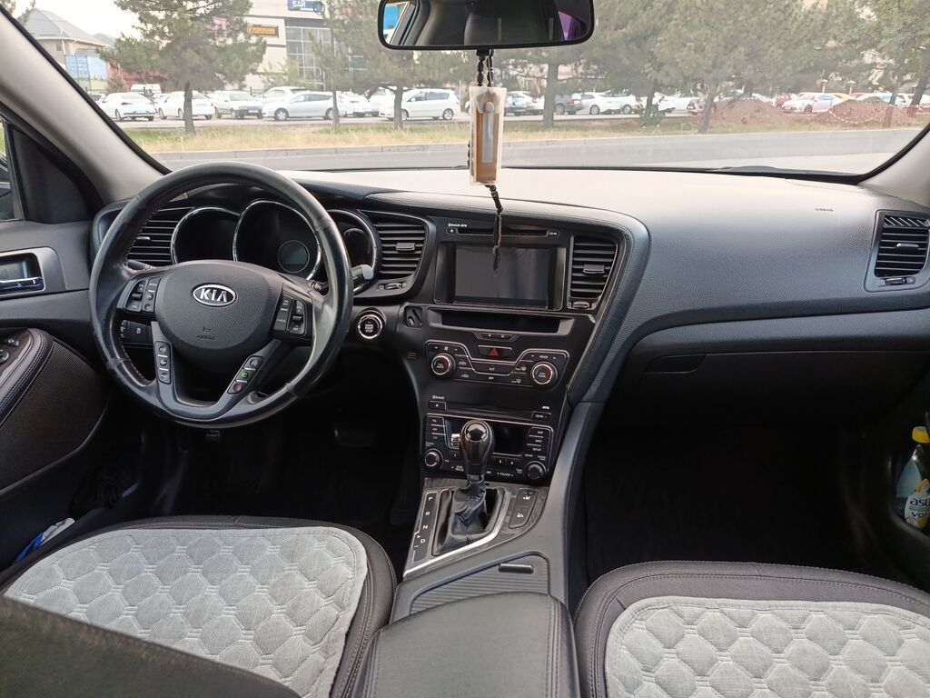 Kia K5: 2012 г., 2 л, Автомат, Бензин, Седан: фото 3