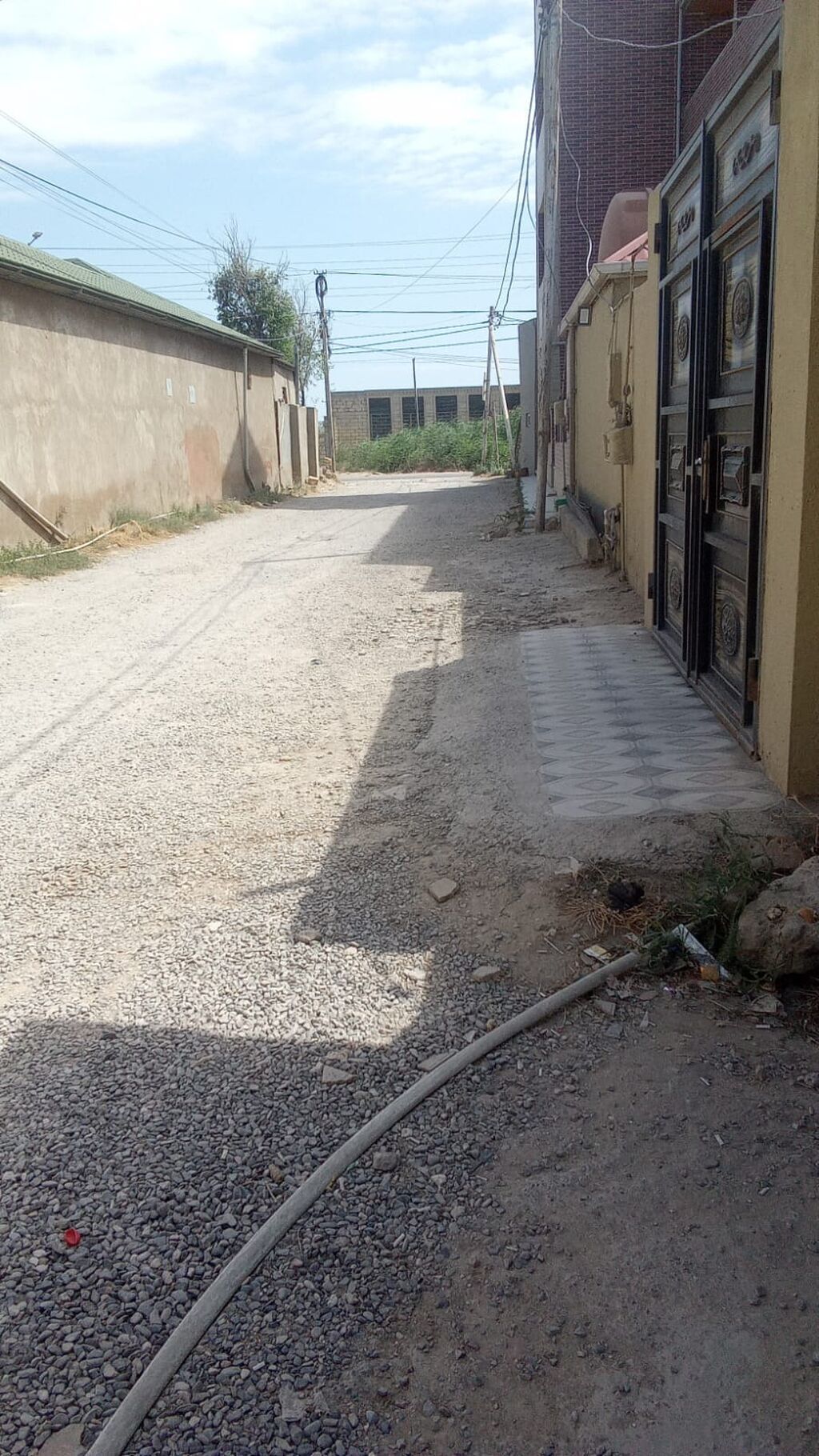 6 otaqlı, 220 kv. m