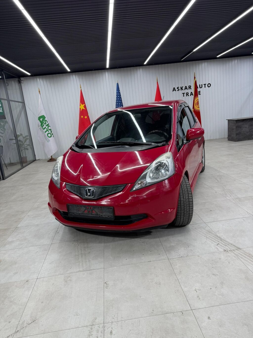 Honda Fit: 2009 г., 1.5 л, Автомат, Бензин, Хэтчбэк: фото 2