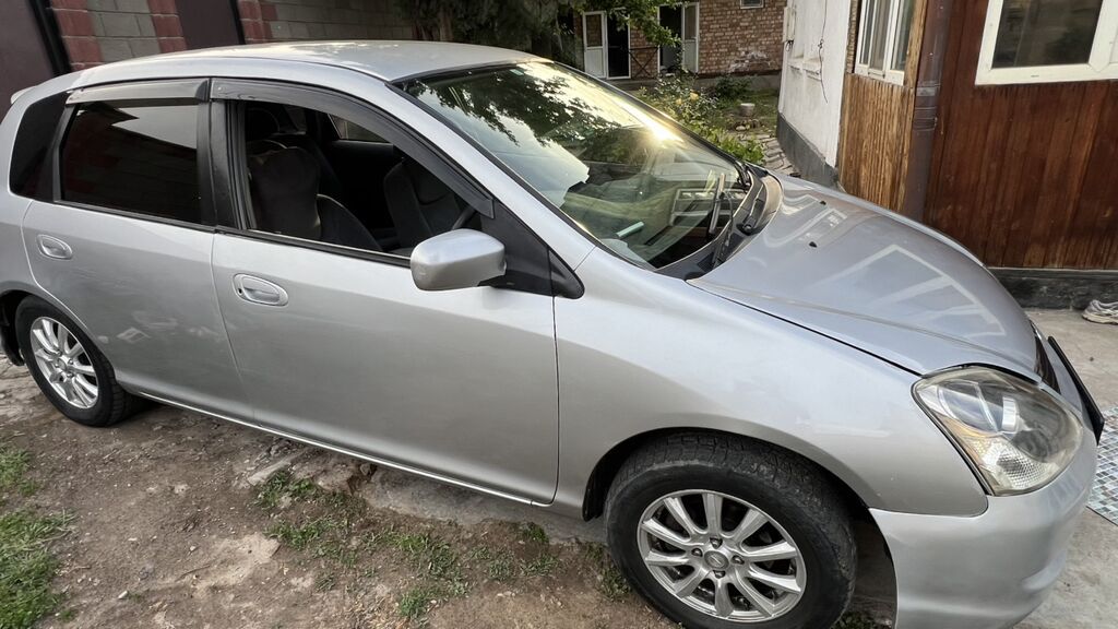 Honda Civic: 2003 г., Автомат, Бензин, Хэтчбэк: фото 2