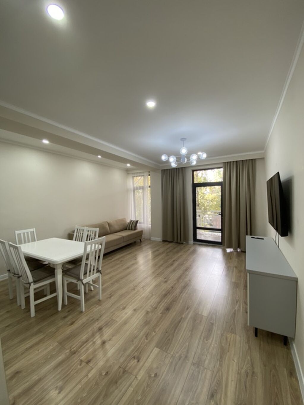 2 комнаты, 64 м², Элитка, 2 этаж, Дизайнерский ремонт: фото 2