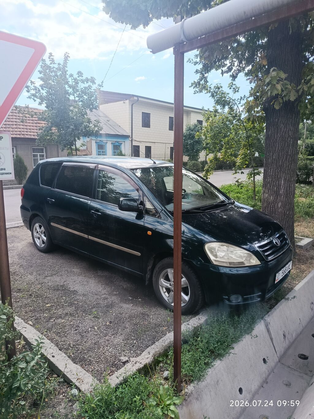 Продам Toyota Avensis Verso 2001, дизель, механика: фото 2