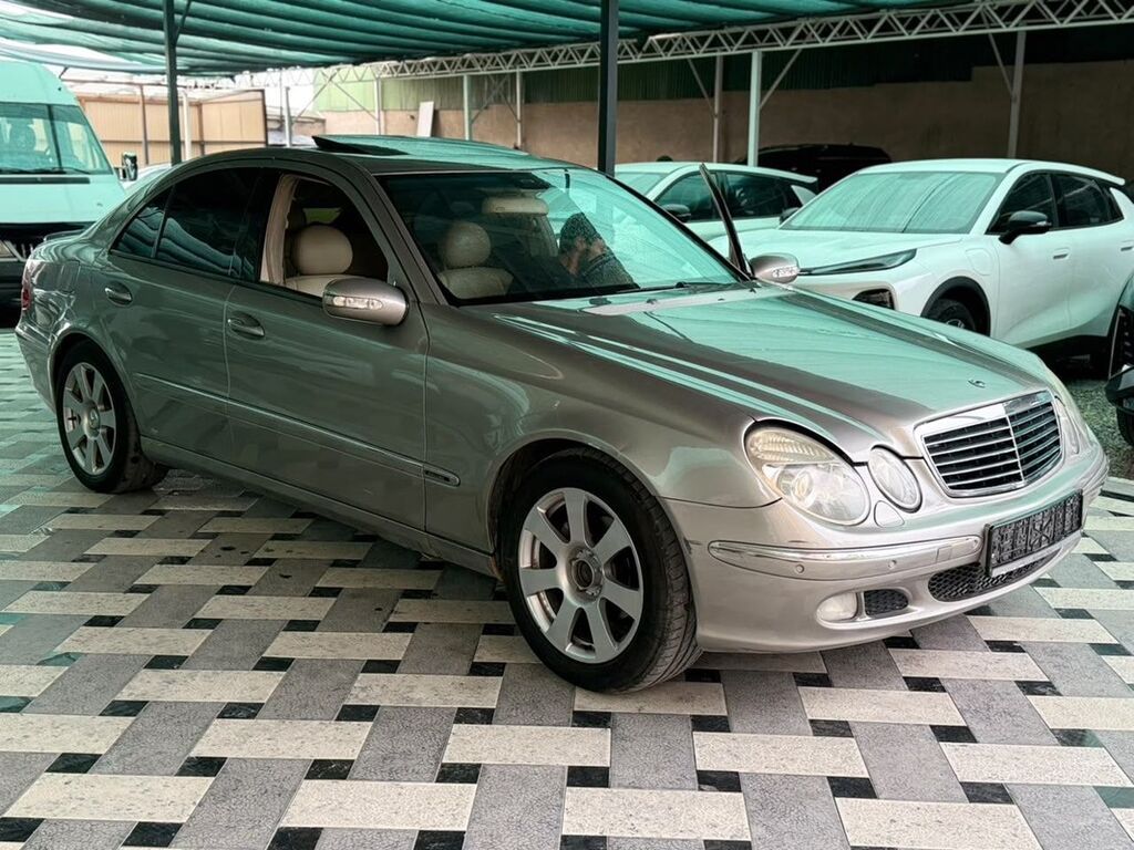 Mercedes-Benz E-Class: 2004 г., 3.2 л, Автомат, Бензин, Седан: фото 2