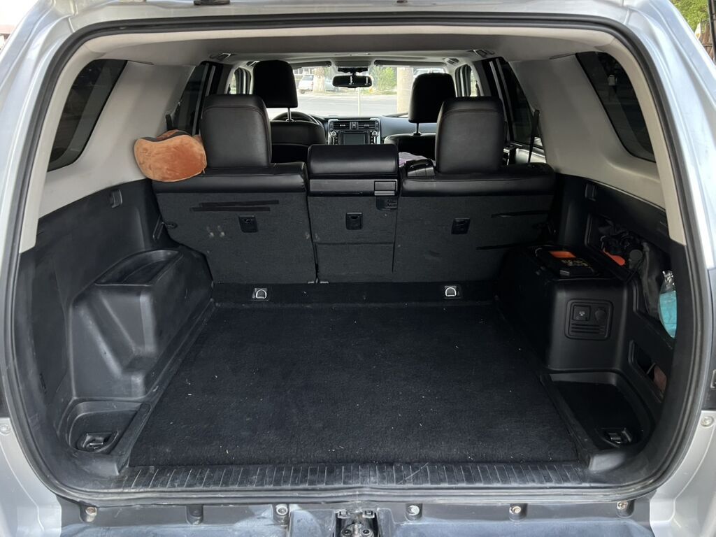 Toyota 4Runner: 2018 г., 4 л, Автомат, Бензин, Внедорожник: фото 2