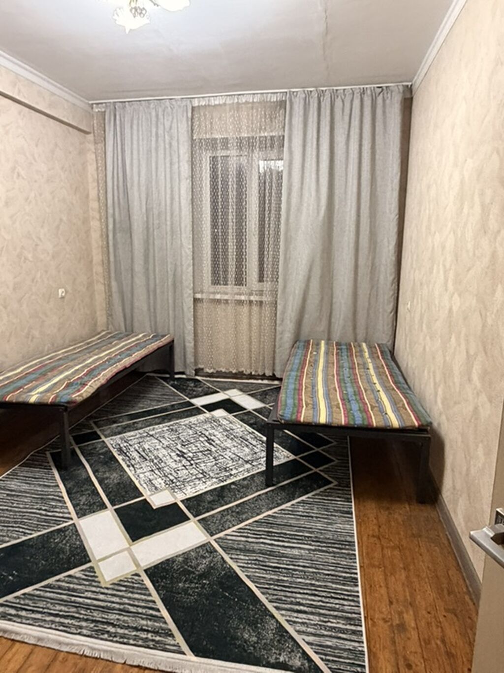 Сдается компактная жилая комната с базовой меблировкой. Помещение: фото 2