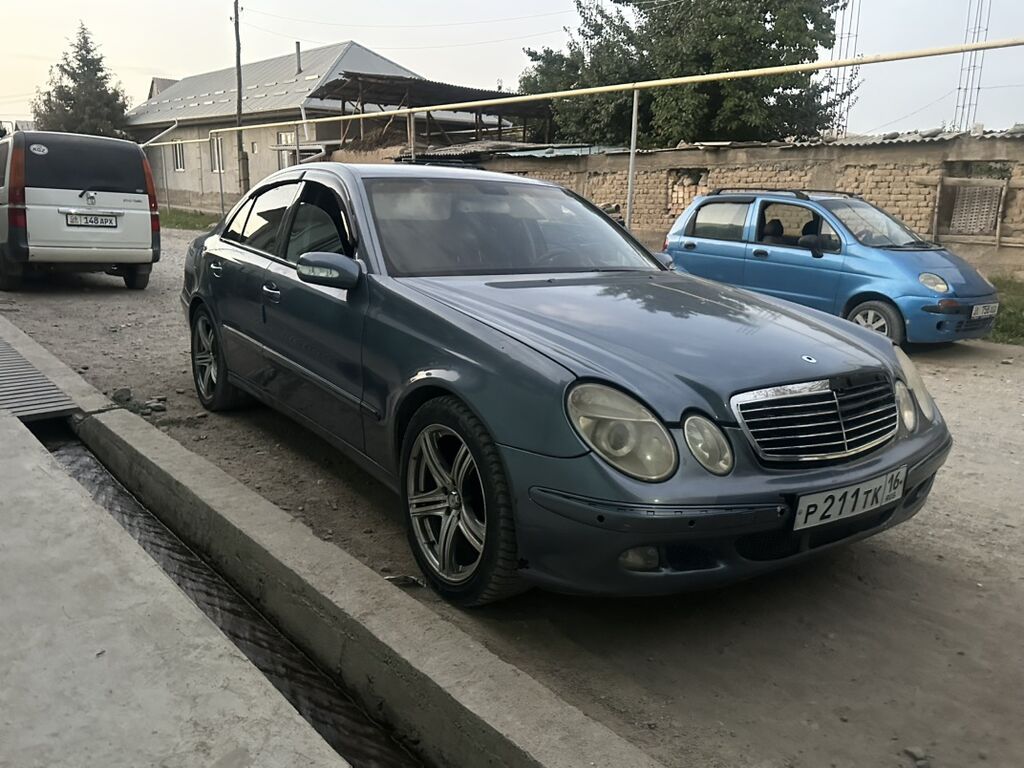 Mercedes-Benz E-Class: 2002 г., 3.2 л, Автомат, Газ, Седан: фото 2