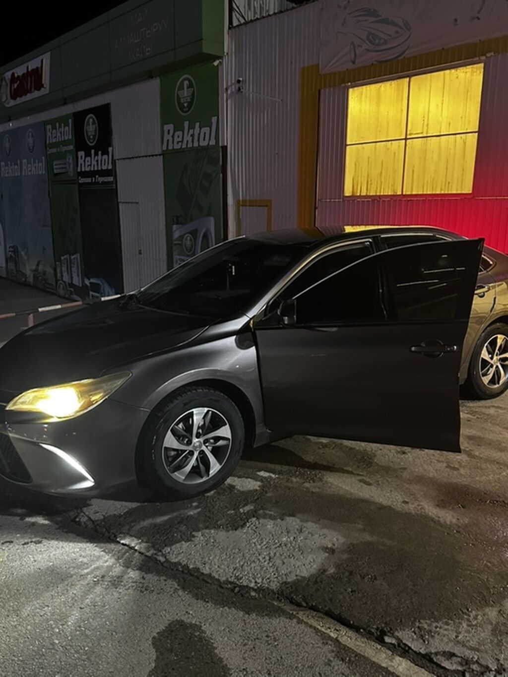 Toyota Camry: 2015 г., 2.5 л, Автомат, Бензин, Седан: фото 2