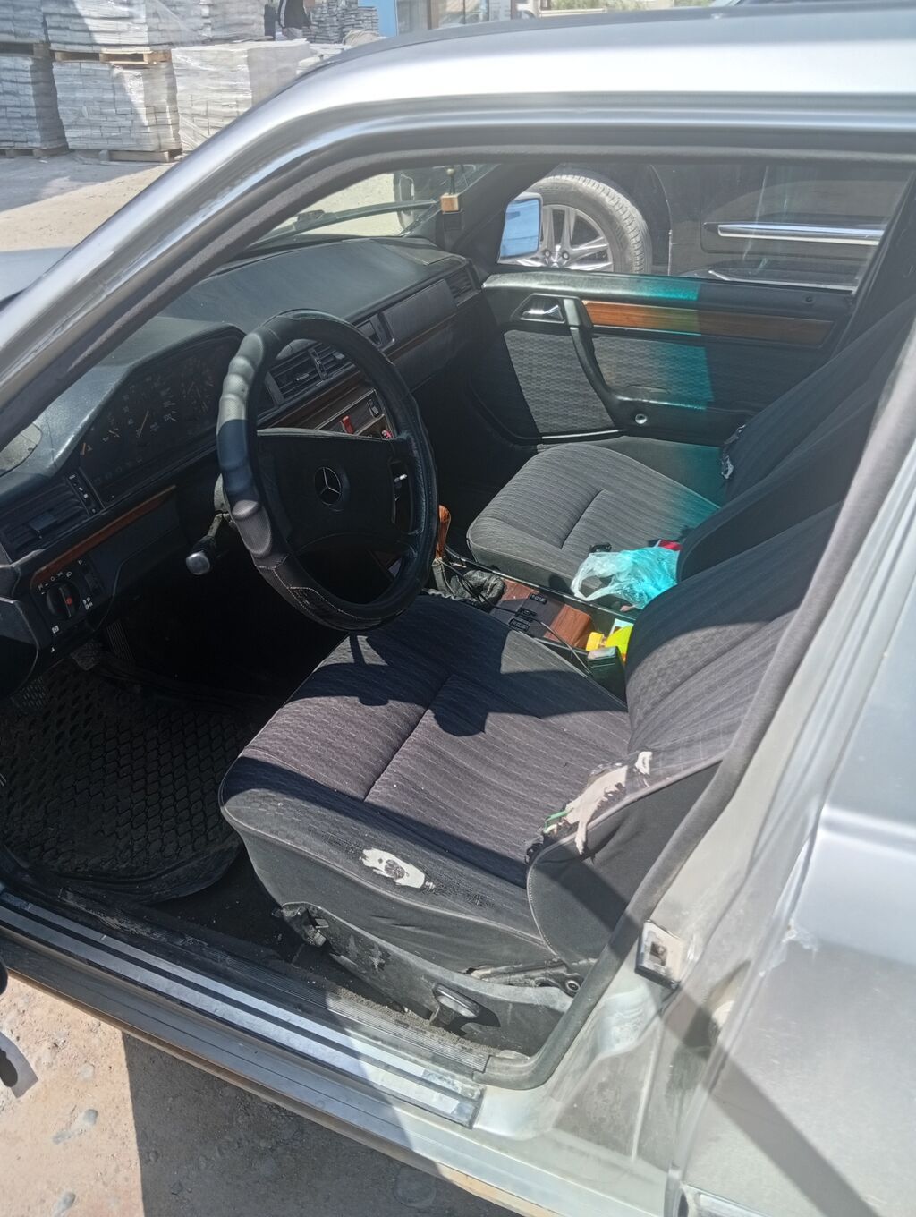 Mercedes-Benz E-Class: 1991 г., 2.2 л, Механика, Бензин, Седан: фото 5