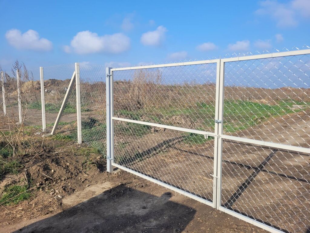 Ostalo: Sve za vašu OGRADU. ŽICA,STUBOVI (BETON/METAL), veštačka trava