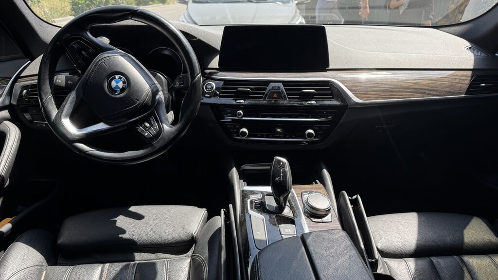BMW 5 series: 2017 г., 3 л, Автомат, Бензин, Седан: фото 6
